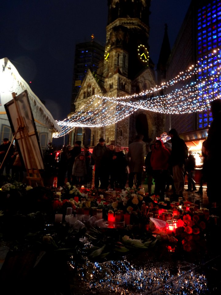 trauer breitscheidtplatz-berlin05