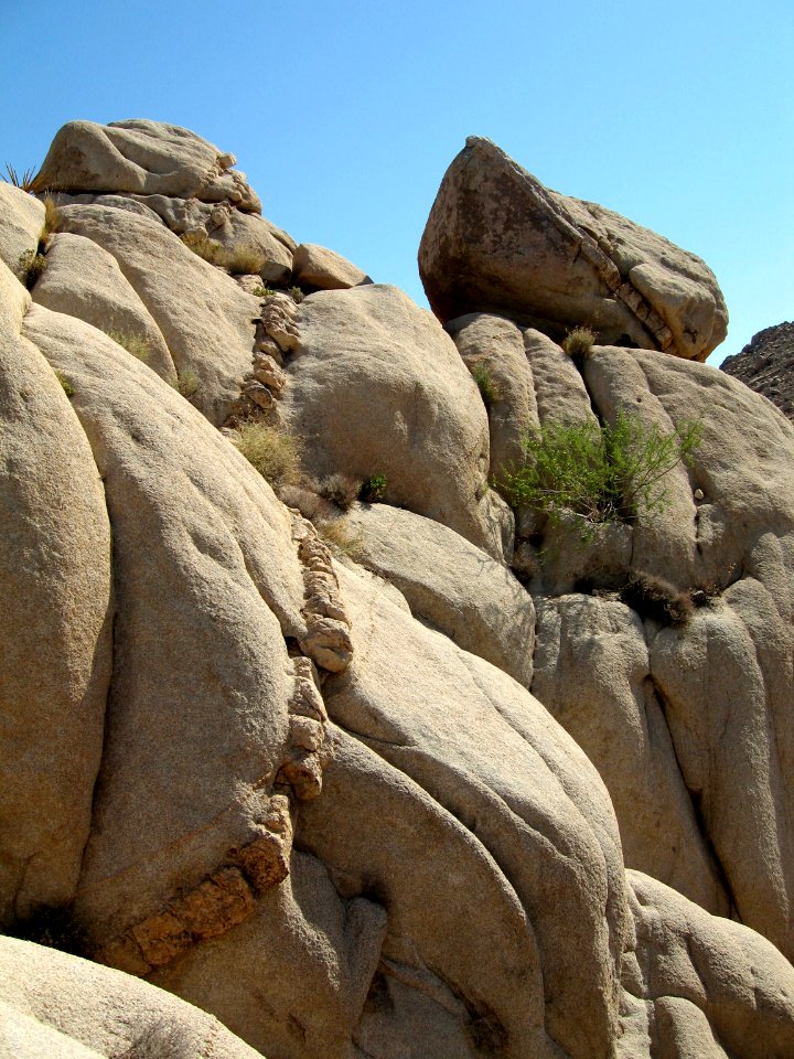 Vein intrusion near Paac Kü̱vü̱hü̱’k