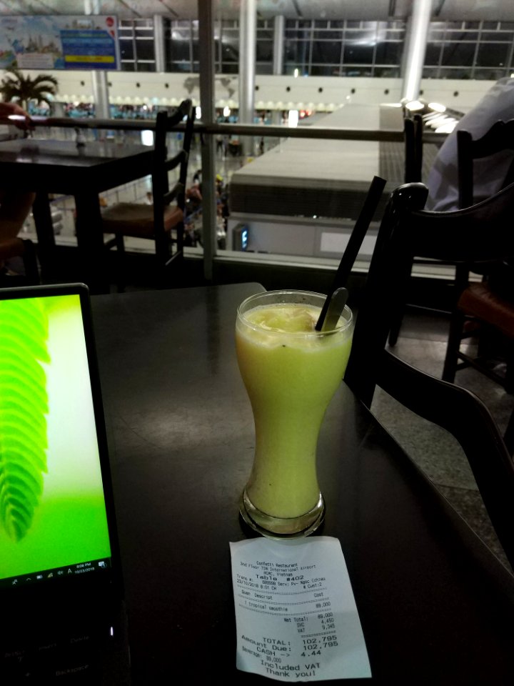 sân bay tân sơn nhất airport saigon