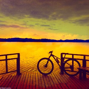 Bike em contra-luz.