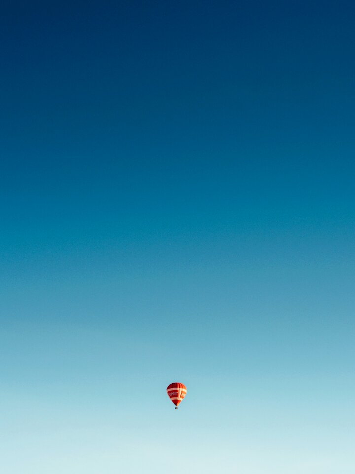 Minimal travel tourism