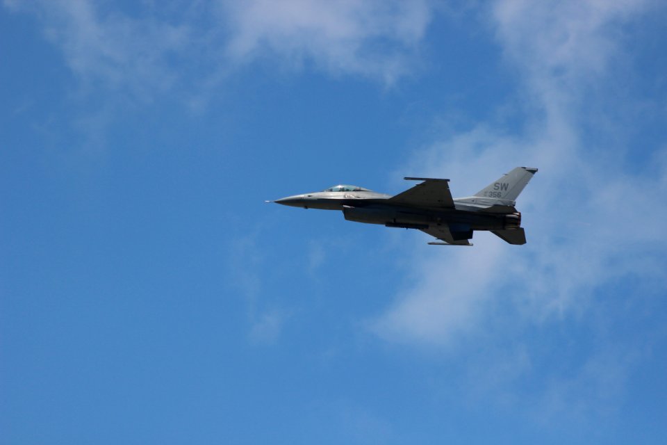 F-16