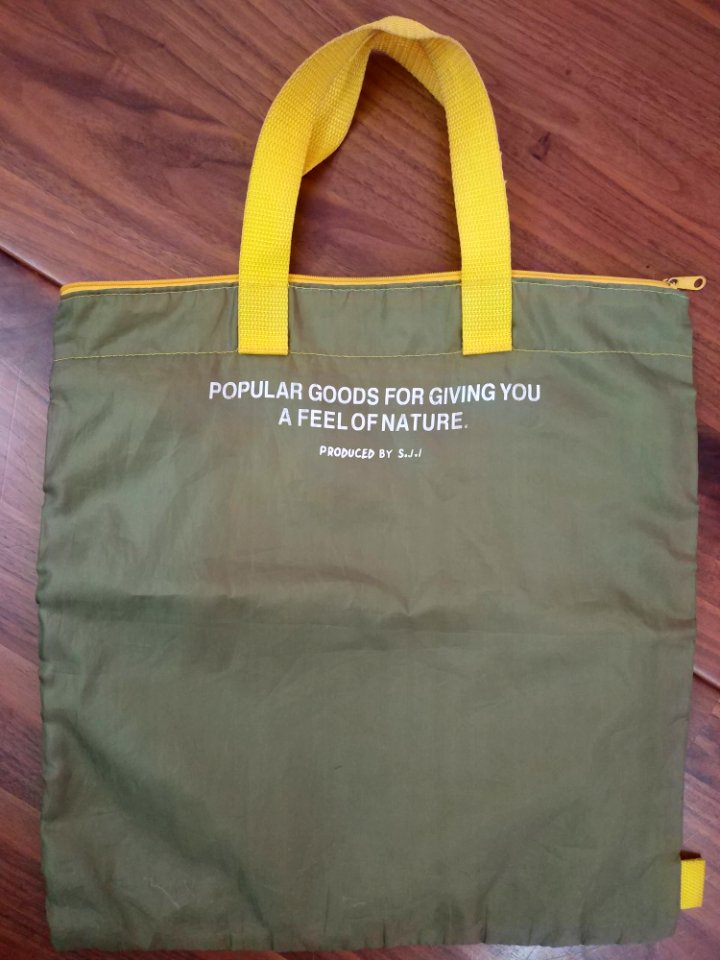 10 years 100 yen shop bag