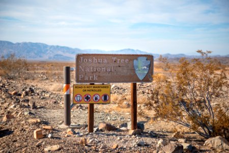 Joshua Tree National Park sign at the boundary of Black Eagle Mine Road