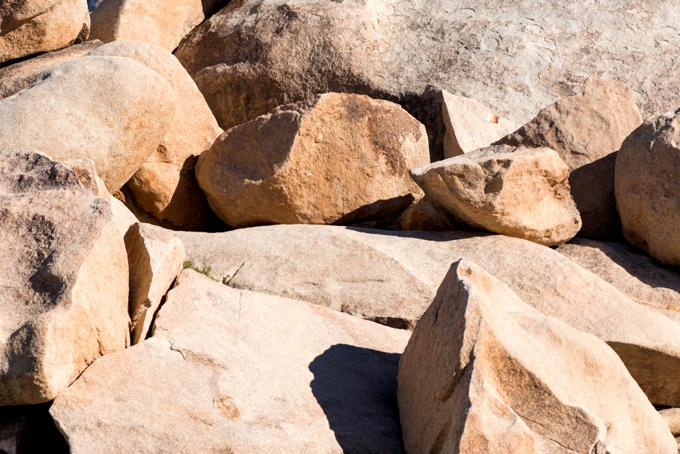 Boulder pile