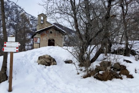 Bardonecchia - Campo Smith - top to bottom of the blue run 4 - the chapel at the home turn