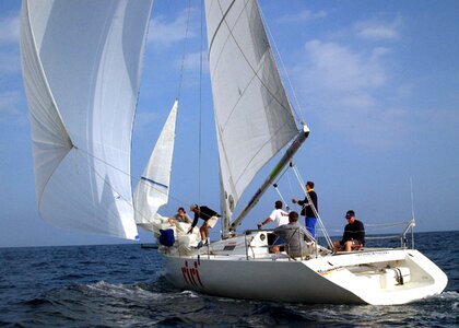 Spinnaker raising water