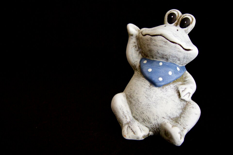 Figure frog decoration