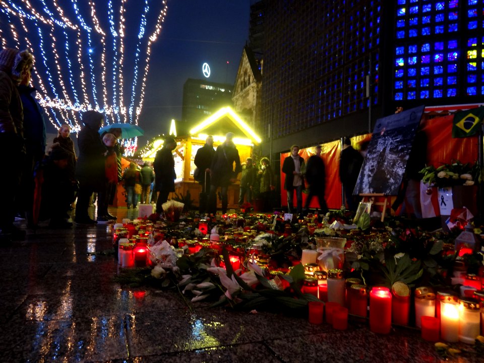 trauer breitscheidtplatz-berlin03