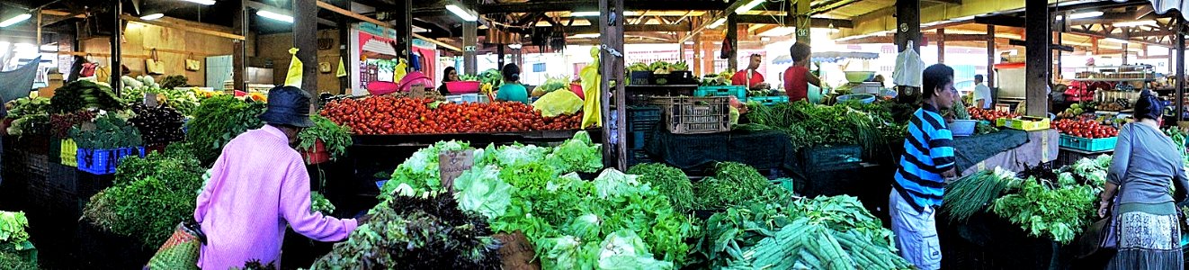 Petit marché de Saint-Denis de La Reunion photo