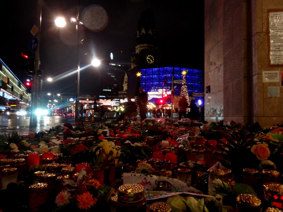 trauer breitscheidtplatz-berlin09