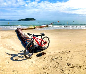 Pedalando pela urbe. Praia de Canasvieiras- Florianópolis - SC.