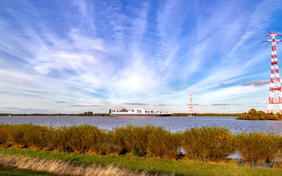 ACL Atlantic Star auf der Elbe