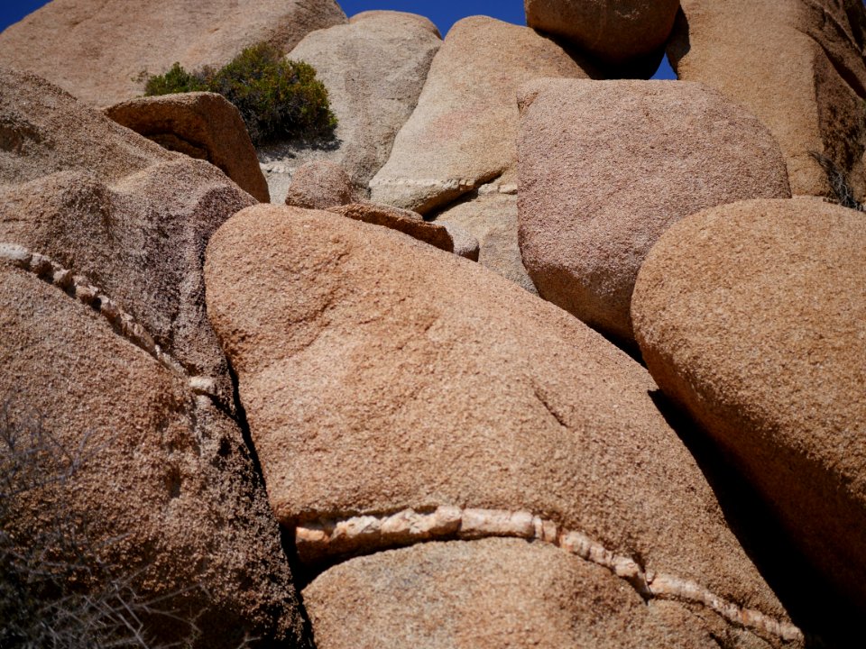 Geologic formations at Skull Rock