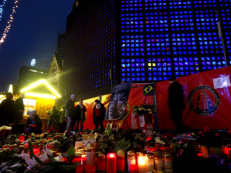 trauer breitscheidtplatz-berlin02
