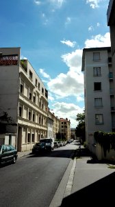 Un peu de ciel dans la solitude d août ( Lyon)
