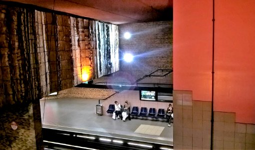 Non, ce n'est pas une scène de théatre (métro Lyon)