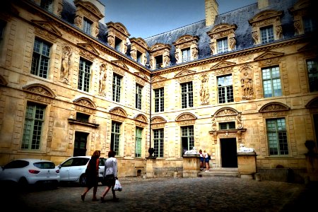 Hôtel de Sully, Le Marais, Paris photo