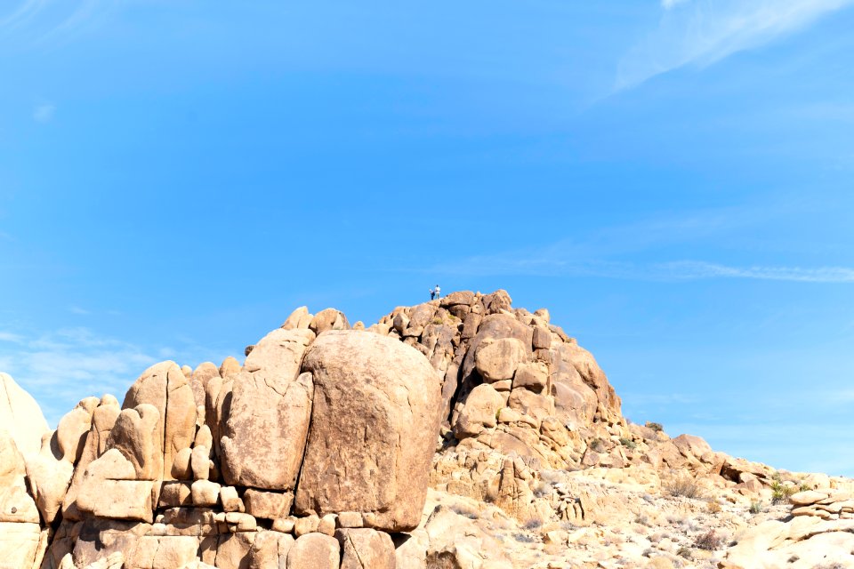 Hikers on Mastodon Peak Trail