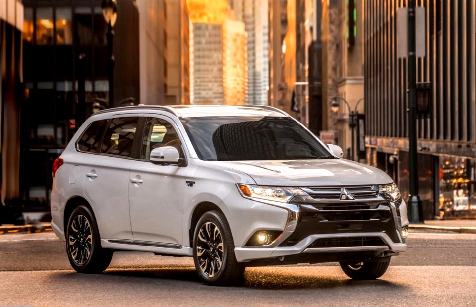 Mitsubishi outlander photo