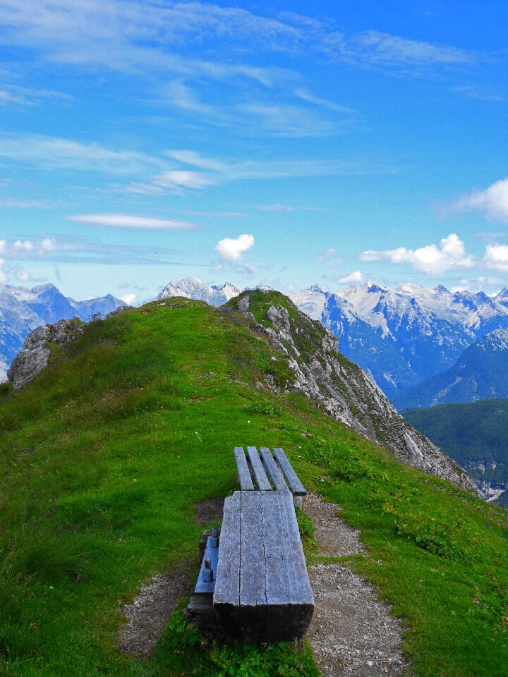 Summit nature bench