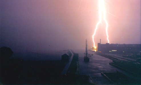 lightening over the Wharfs edited