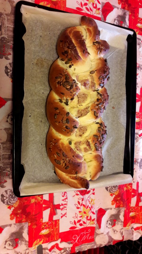 PAN - BRIOCHE CON PROVOLONE E SPEK. 20190105