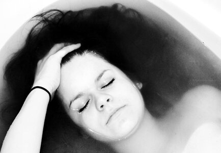 Bath black and white hair