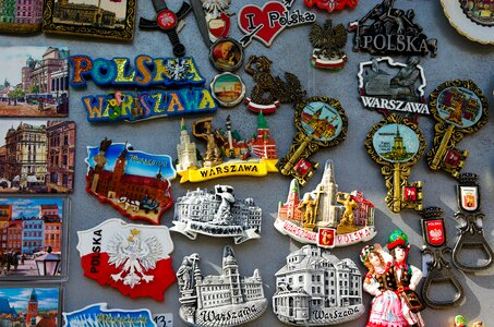 Miniature magnets memories