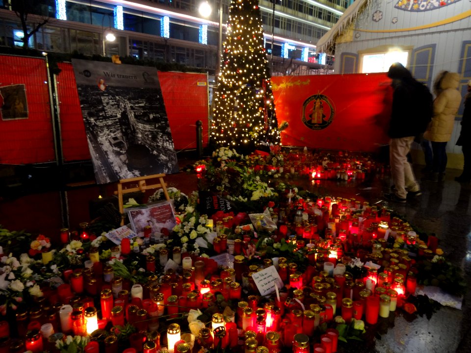 trauer breitscheidtplatz-berlin07