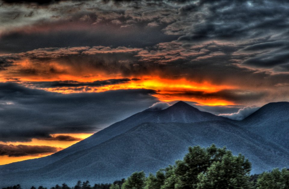 San Francisco Peaks (HDR)