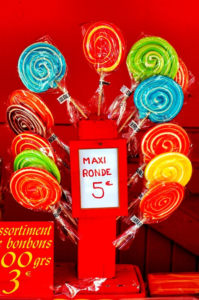 Rainbow Swirl Lollipops