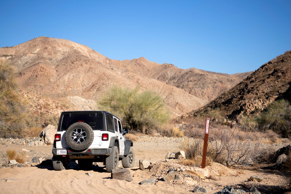 Jeep at the intersection of Thermal and Pinkham Canyon Roads