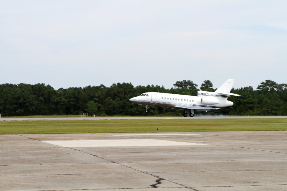 Dassault Falcon 900 at KMQI