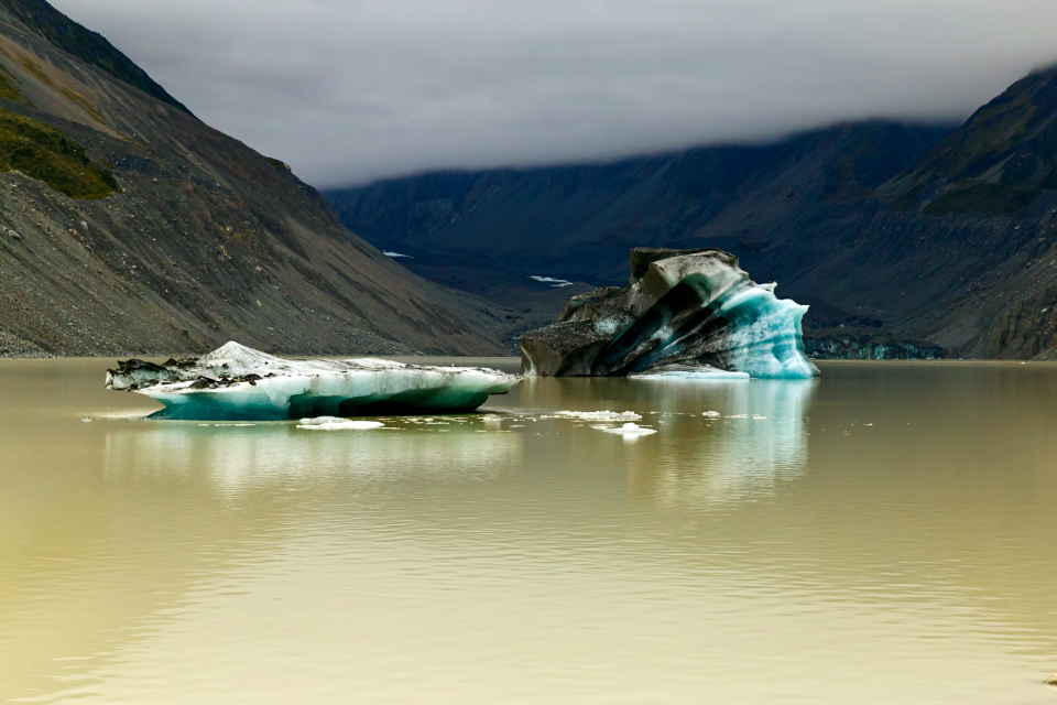 Hooker Lake and Icebergs