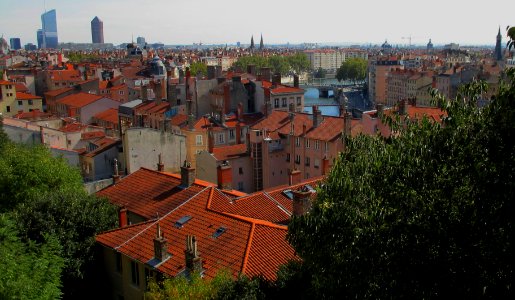 LYON  vu de la Croix-Rousse le Rhône, le crayon