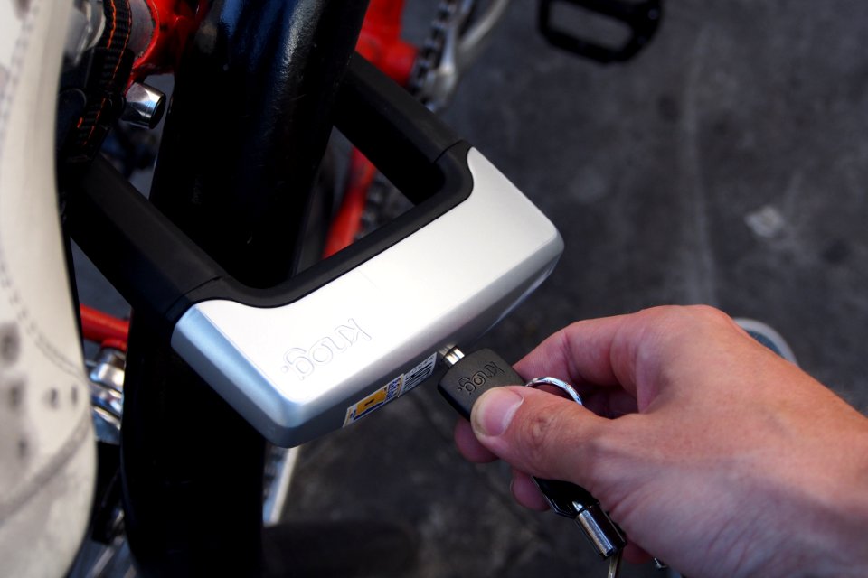 Knog bike lock with key