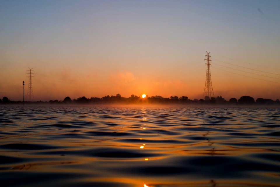 Sonnenaufgang an der Elbe bei Hollern-Twielenfleth.jpg
