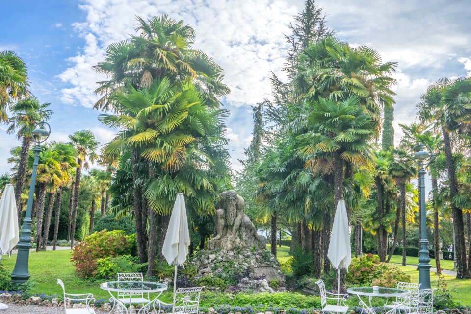 Italy dining area garden