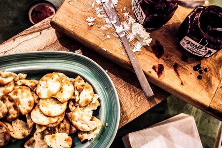 Food knife cutting board photo