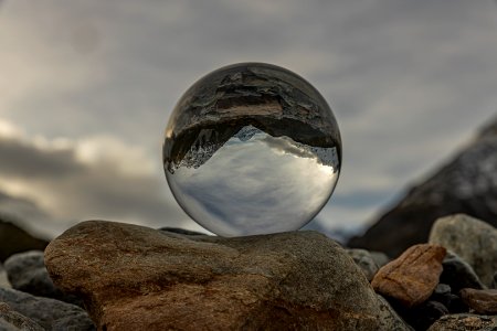 Lens ball Aoraki/Mt Cook