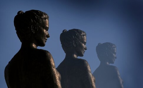 Face bronze sculpture