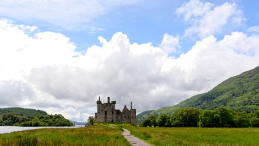 Kilchurn Castle, Scotland photo