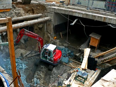 2007.08 - 'Deep into the construction site underground', with a clear sight on the concrete tunnel-body under the center of Amsterdam city, location Vijzelgracht / Wetering-circuit; Dutch urban photo + geotag, Fons Heijnsbroek, The Netherlands