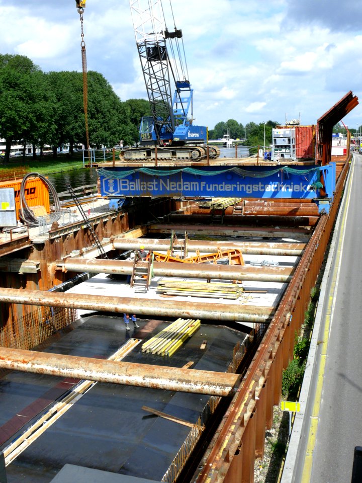 2007.08 - 'A glimpse into the excavation', on the construction site of the new metro-tunnel in Amsterdam - along Noord-Hollands kanaal (canal), at the North side of Amsterdam near the water IJ; Dutch city photo + geotag, Fons Heijnsbroek, The Netherlands photo