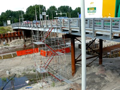 2007.08 - 'Close up view on the temporary building bridge over the excavation for the metro tunnel, with sheet piling and constructions in Amsterdam; Dutch city photo + geotag, Fons Heijnsbroek, The Netherlands photo