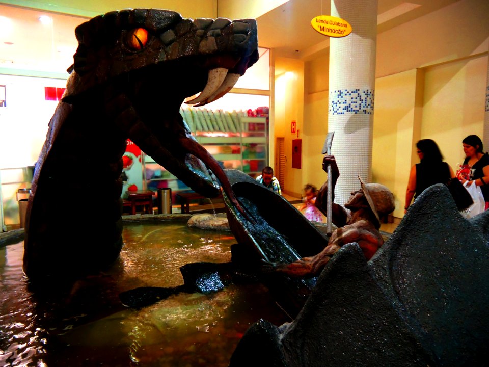 Escultura em Shopping Três Américas - Cuiabá (MT)