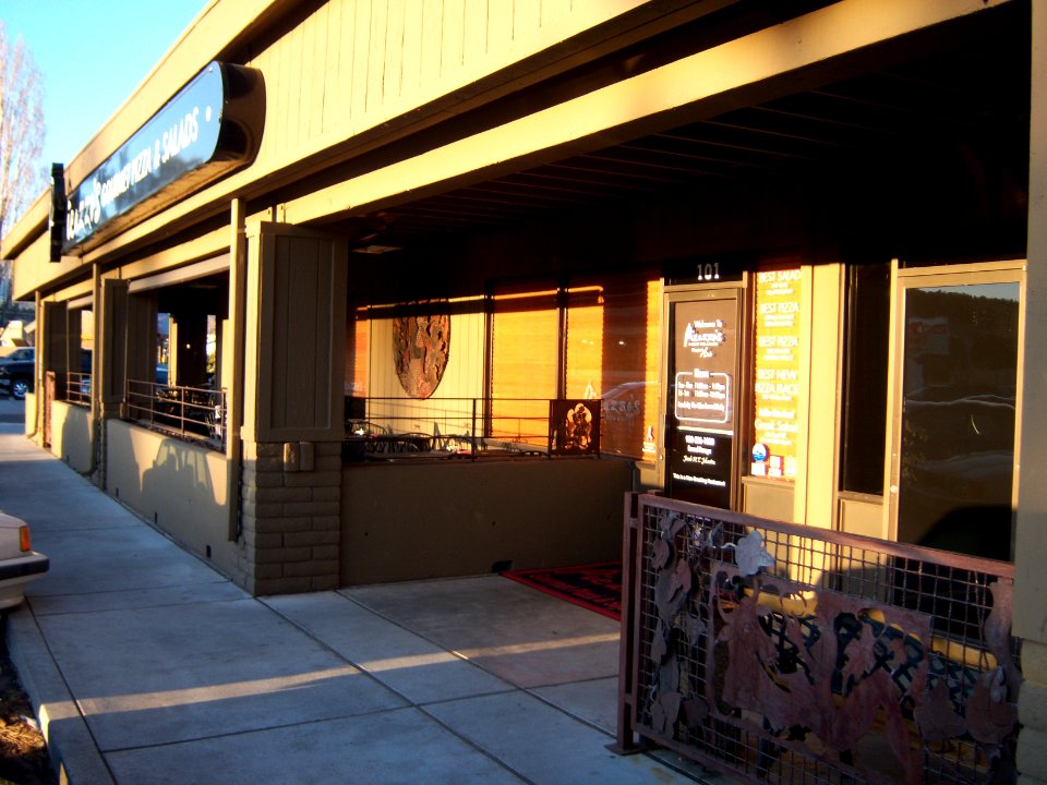 Flagstaff Tweetup at Picazzo's restaurant, March 2009