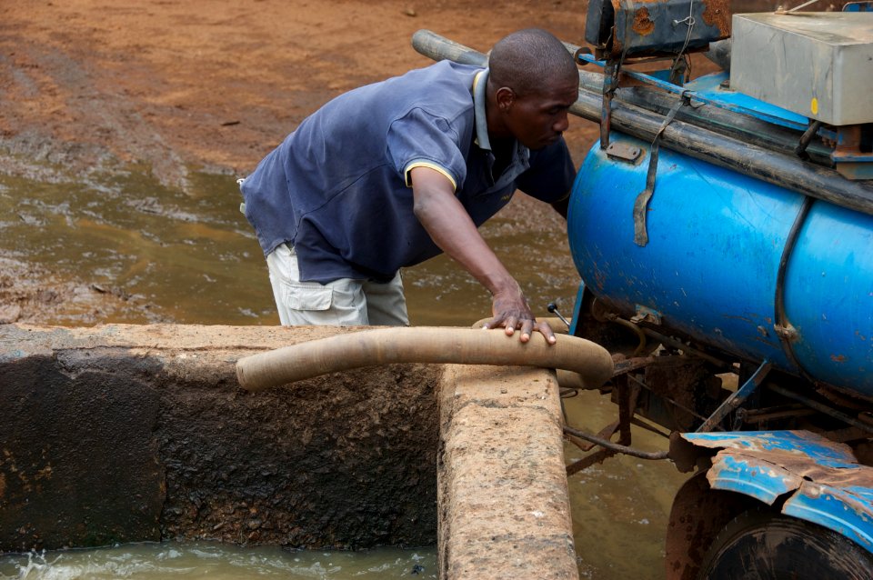 Faecal sludge discharge