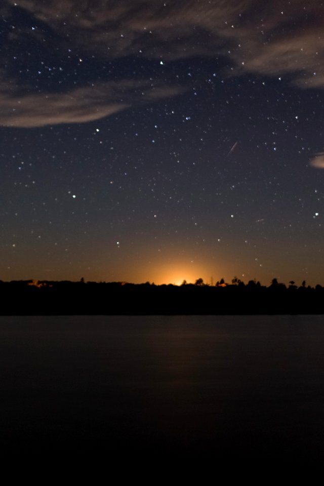 Moonset over Ashurst Lake